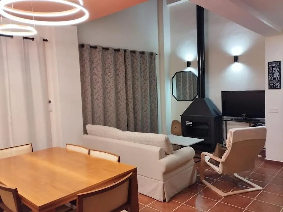 Holiday home Suite En Sierramagna, Piscina Abierta El Ronquillo Spain
