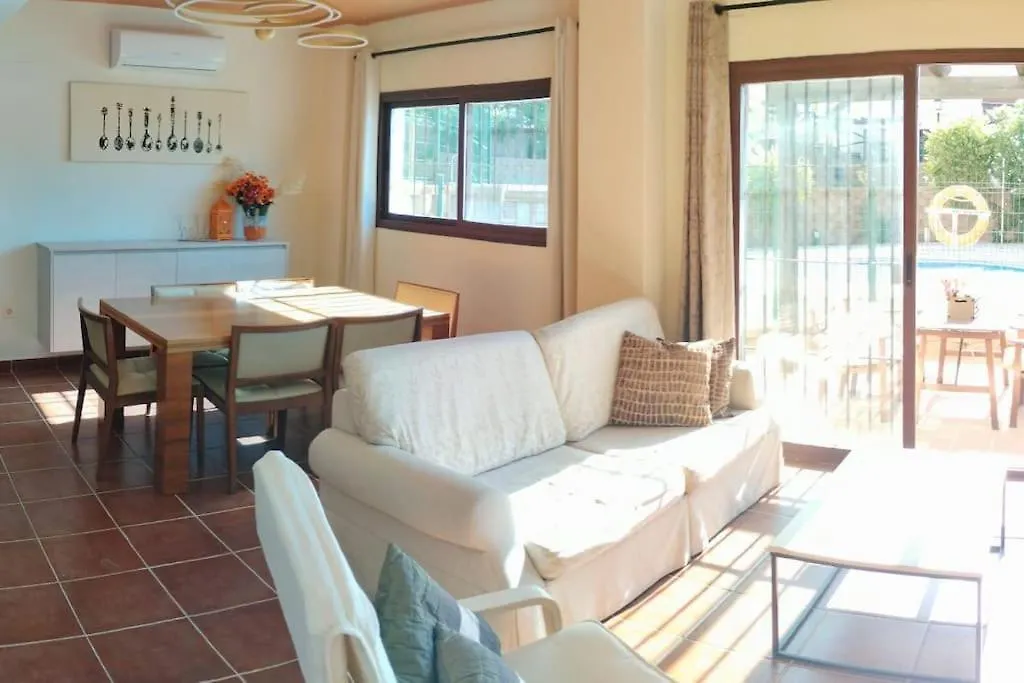 Suite En Sierramagna, Piscina Abierta El Ronquillo Σπίτι διακοπών